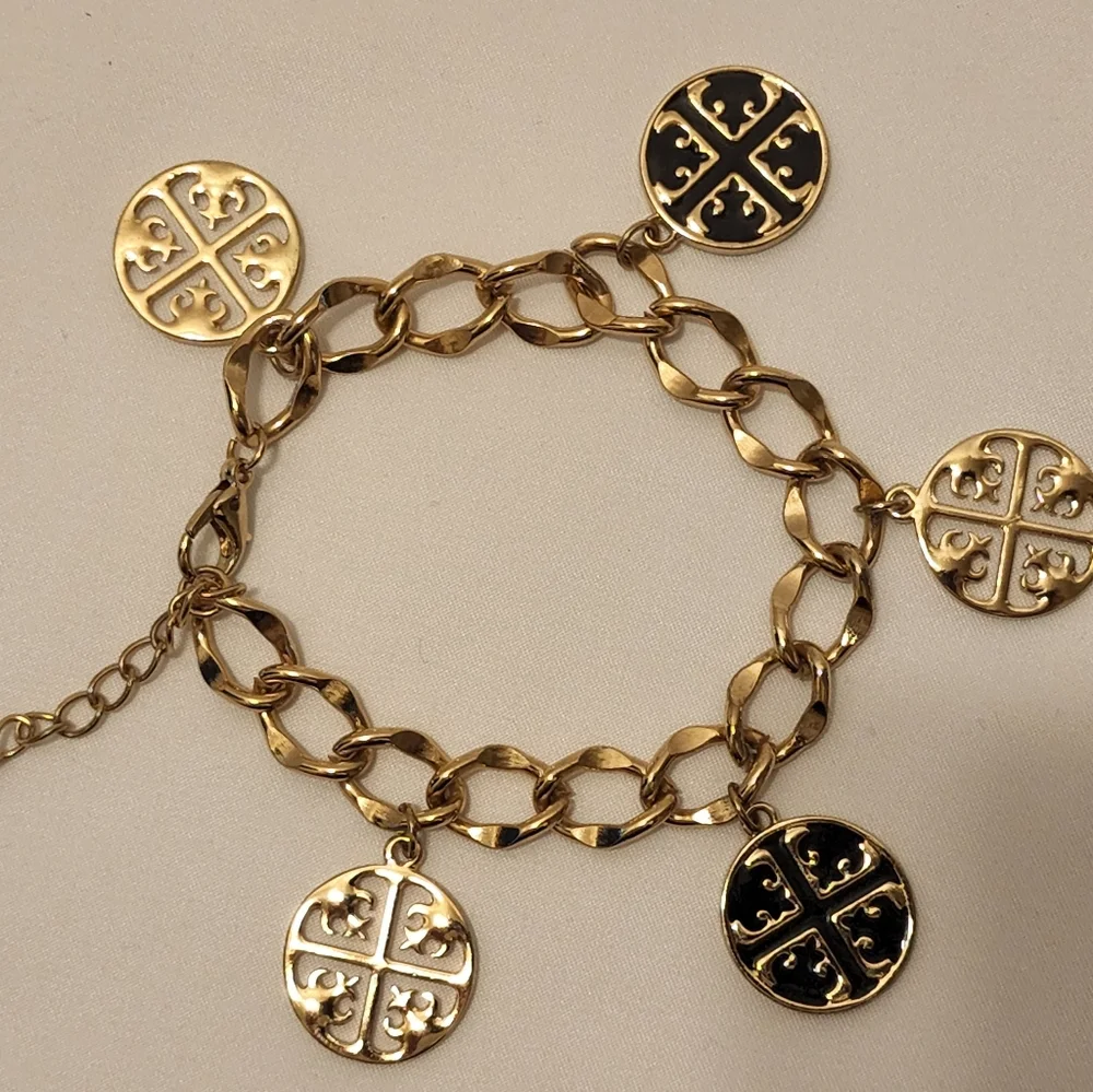 Isis collection bracelet - Picture 9 of 10